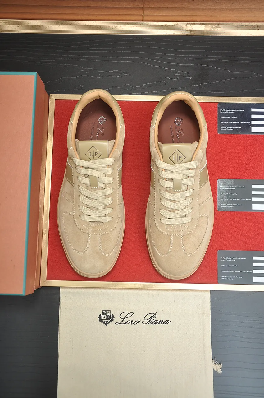Men's men's shoes 💰580💶[𝐥𝐨𝐫𝐨 𝐏𝐢𝐚𝐧𝐚] lp classic loafers, an Italian treasure brand, the only brand that can match Hermès! Only after wearing it do we realize that we cannot let down our feet. The upper is imported cashmere, the lining of water-dyed cowhide ➕ the cowhide feet, the official original glass rubber outsole, and the pendant. Exclusive original packaging (tag ➕ brand paper ➕ outer box ➕ hand bag) code number: 38-46 (45 46 customized)